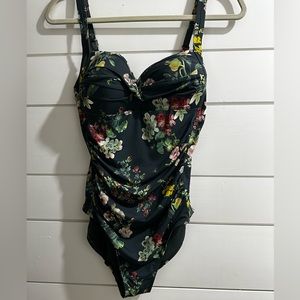 Nip Tuck One Piece Swimsuit Size 8 Multicup Green Floral